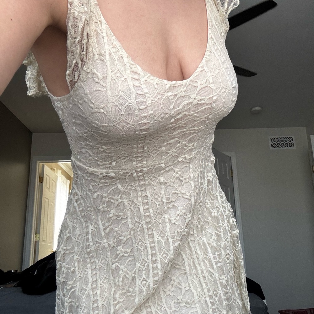 Elegant Cream Lace Dress